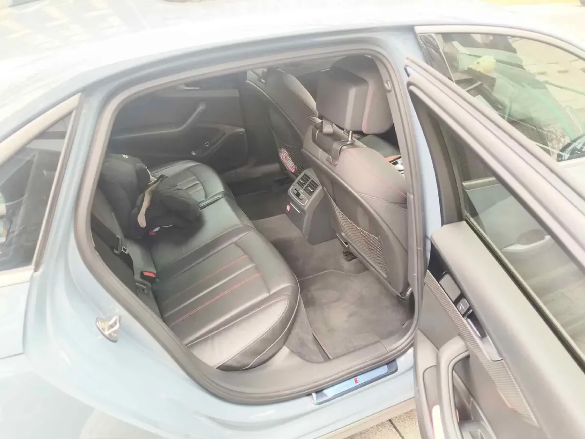 2022 Audi A4L 2.0T 190HP L4 7DCT,autocango,china used car exporter,china ev exporter,chinese used car exporter,chinese used ev exporter