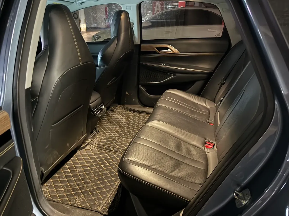 2021 ChangAn UNI-K 2.0T 233HP L4 8AT,autocango,china used car exporter,china ev exporter,chinese used car exporter,chinese used ev exporter