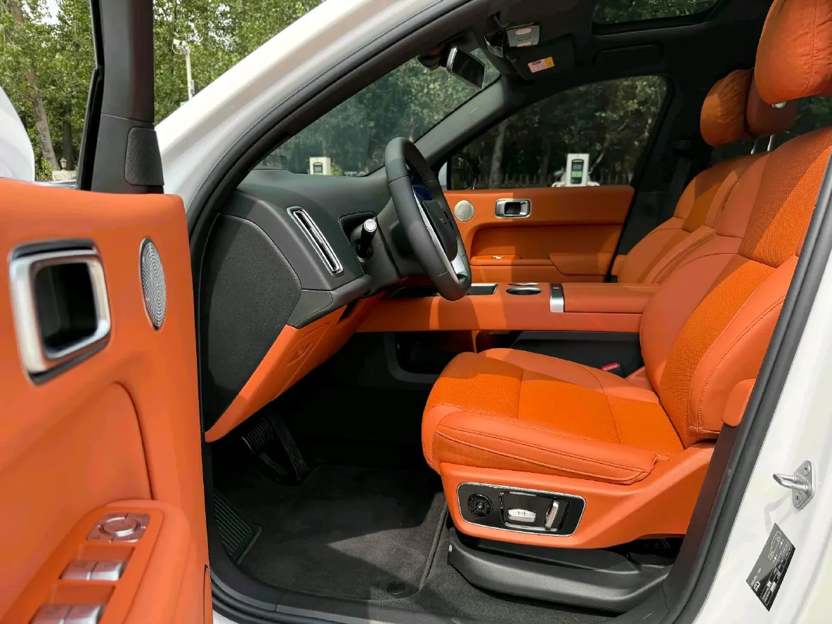 2024 Li L8 Range Extended 154HP REEV 52.3KWH,autocango,china used car exporter,china ev exporter,chinese used car exporter,chinese used ev exporter