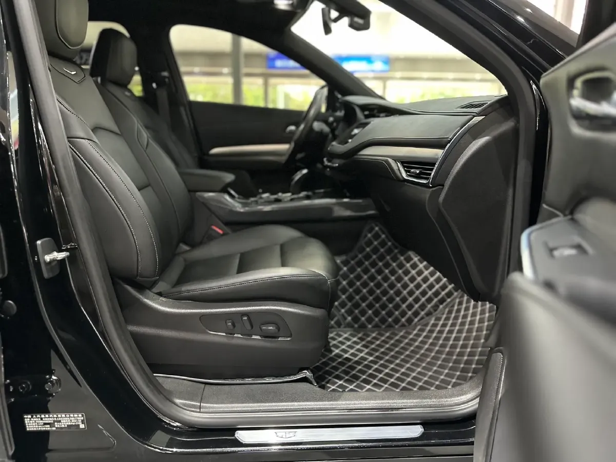 2022 Cadillac XT4 2.0T 237HP L4 9AT,autocango,china used car exporter,china ev exporter,chinese used car exporter,chinese used ev exporter