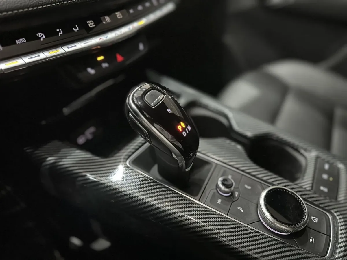 2022 Cadillac XT4 2.0T 237HP L4 9AT,autocango,china used car exporter,china ev exporter,chinese used car exporter,chinese used ev exporter