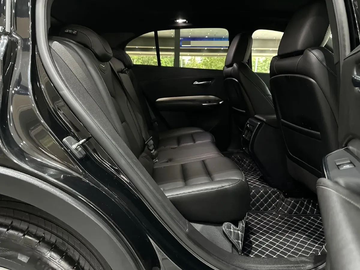 2022 Cadillac XT4 2.0T 237HP L4 9AT,autocango,china used car exporter,china ev exporter,chinese used car exporter,chinese used ev exporter