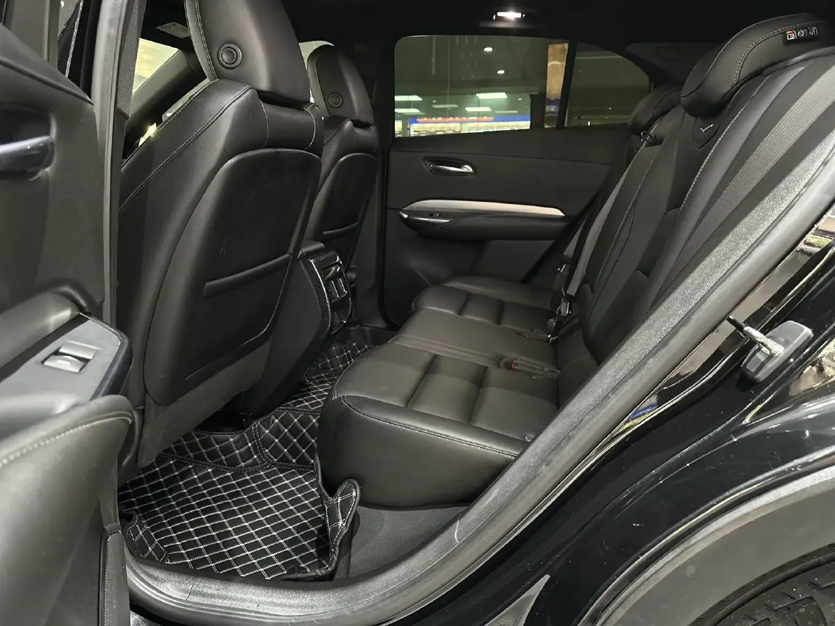 2022 Cadillac XT4 2.0T 237HP L4 9AT,autocango,china used car exporter,china ev exporter,chinese used car exporter,chinese used ev exporter