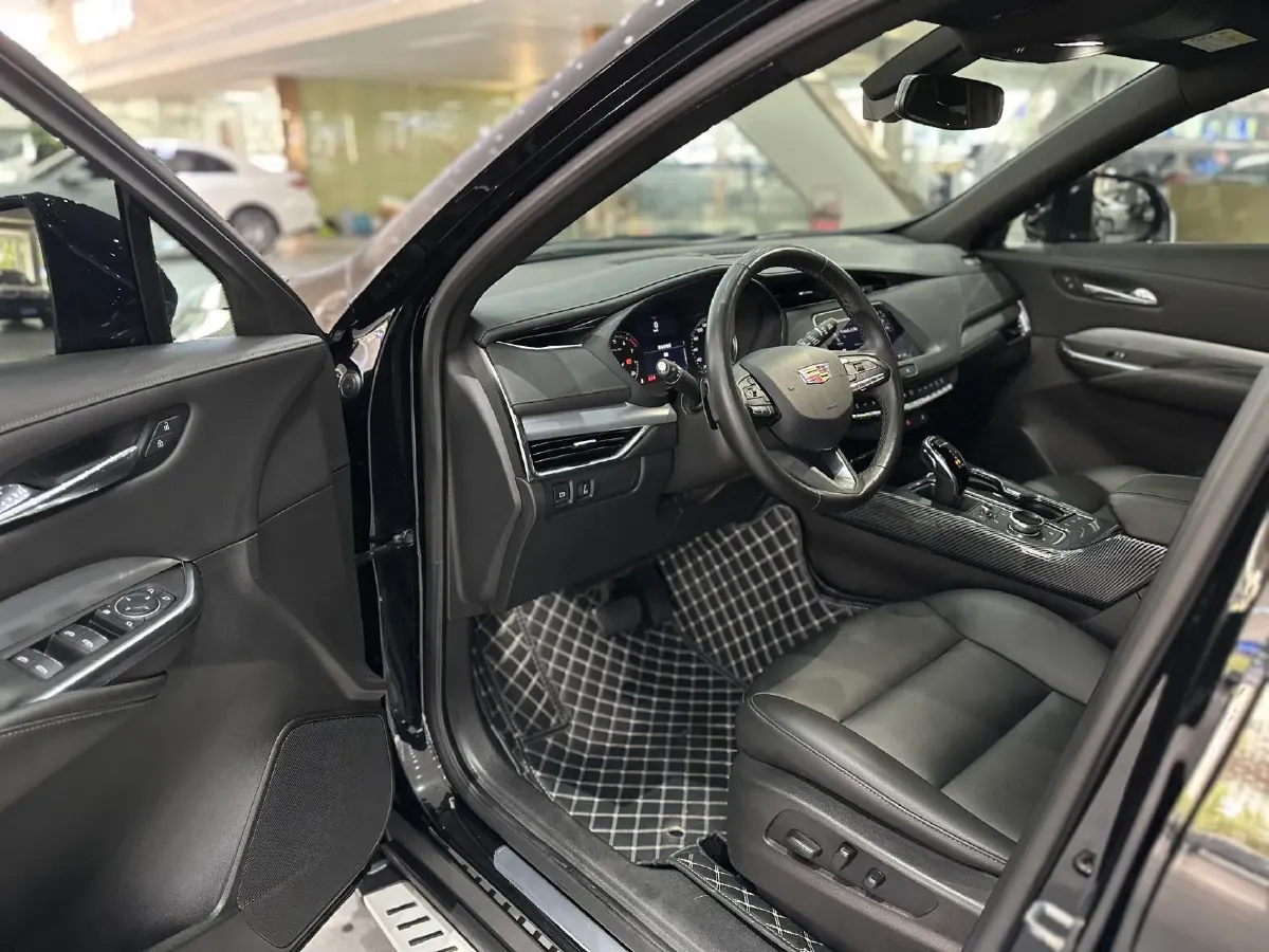 2022 Cadillac XT4 2.0T 237HP L4 9AT,autocango,china used car exporter,china ev exporter,chinese used car exporter,chinese used ev exporter