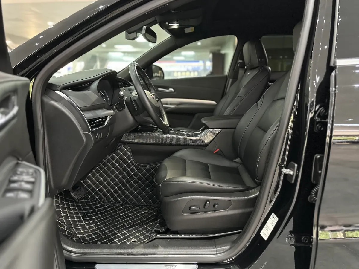 2022 Cadillac XT4 2.0T 237HP L4 9AT,autocango,china used car exporter,china ev exporter,chinese used car exporter,chinese used ev exporter