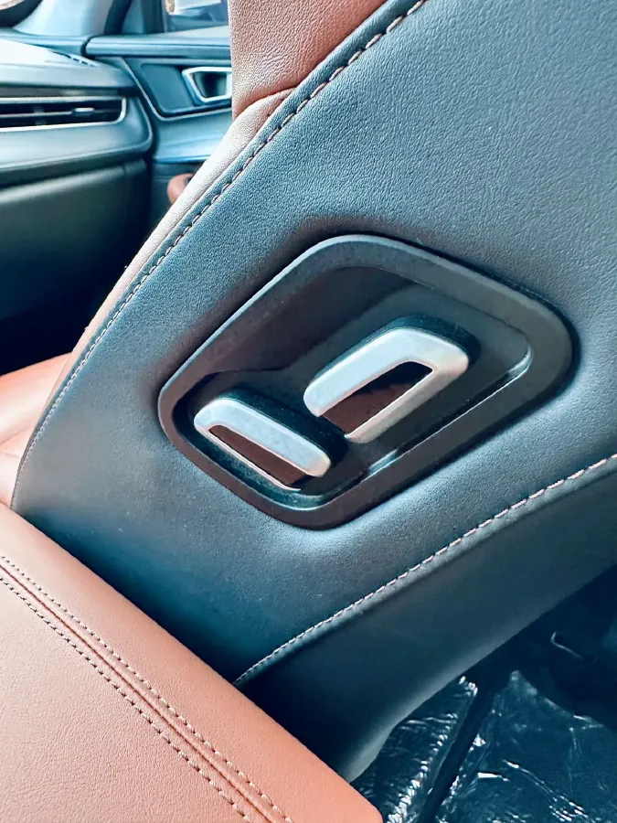 2022 ChangAn CS75 Plus 2.0T 233HP L4 8AT,autocango,china used car exporter,china ev exporter,chinese used car exporter,chinese used ev exporter