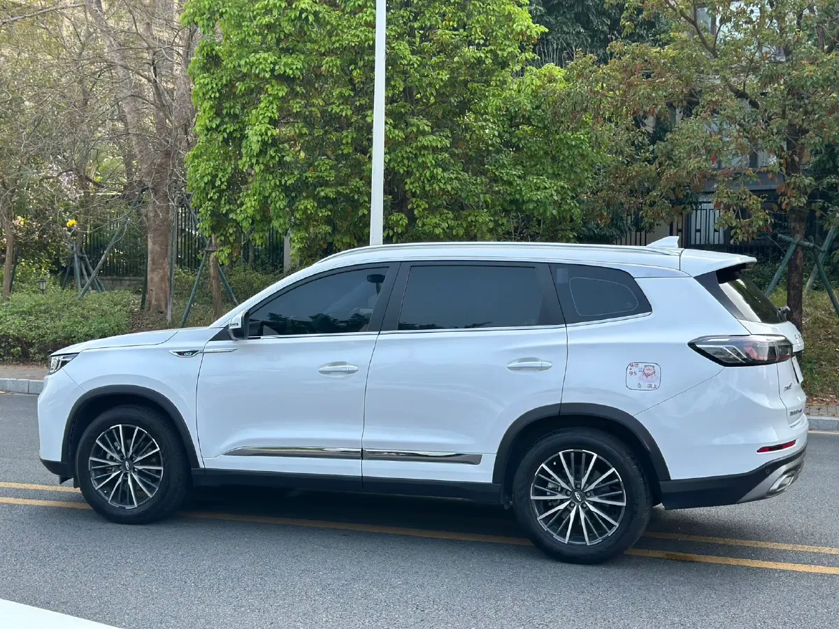 2022 ChangAn CS75 Plus 2.0T 233HP L4 8AT,autocango,china used car exporter,china ev exporter,chinese used car exporter,chinese used ev exporter