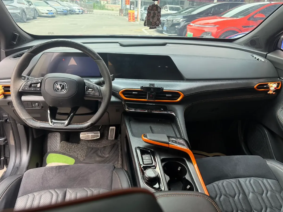 2022 ChangAn UNI-T 1.5T 188HP L4 7DCT,autocango,china used car exporter,china ev exporter,chinese used car exporter,chinese used ev exporter