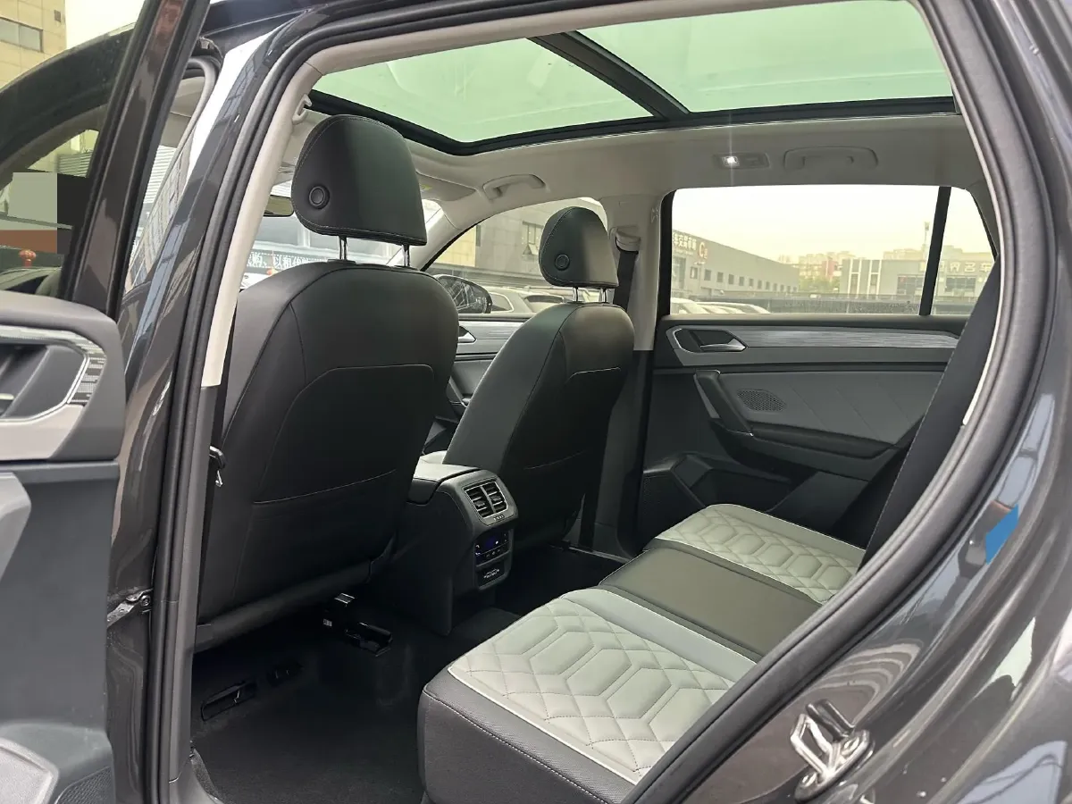 2024 Volkswagen Tayron 2.0T 186HP L4 7DCT,autocango,china used car exporter,china ev exporter,chinese used car exporter,chinese used ev exporter