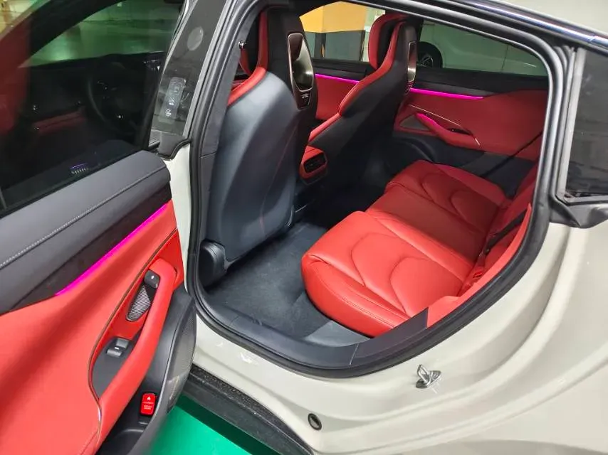 2024 MI SU7 BEV 101KWH,autocango,china used car exporter,china ev exporter,chinese used car exporter,chinese used ev exporter