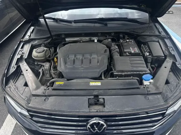 2020 Volkswagen Magotan 2.0T 186HP L4 7DCT,autocango,china used car exporter,china ev exporter,chinese used car exporter,chinese used ev exporter