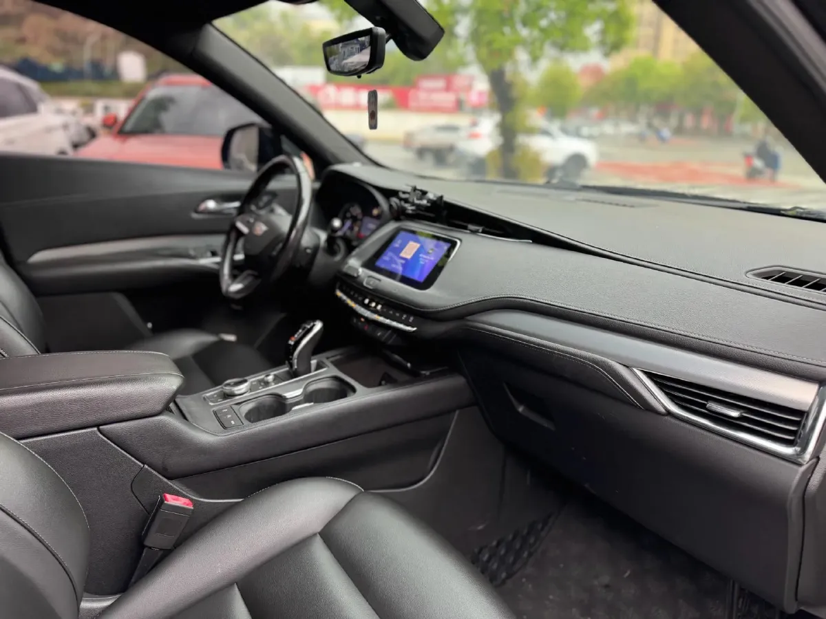 2020 Cadillac XT4 2.0T 241HP L4 9AT,autocango,china used car exporter,china ev exporter,chinese used car exporter,chinese used ev exporter