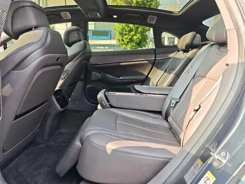 2024 Denza DenzaZ9 2.0T 207HP L4 E-CVT PHEV 38.5KWH,autocango,china used car exporter,china ev exporter,chinese used car exporter,chinese used ev exporter