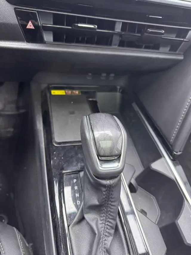 2024 Toyota Camry 2.0L 173HP L4 CVT,autocango,china used car exporter,china ev exporter,chinese used car exporter,chinese used ev exporter