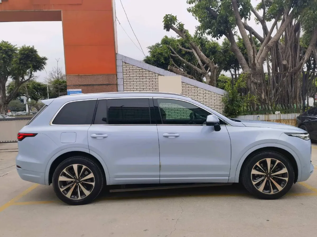2020 Li ONE Range Extended 131HP REEV 40.5KWH,autocango,china used car exporter,china ev exporter,chinese used car exporter,chinese used ev exporter