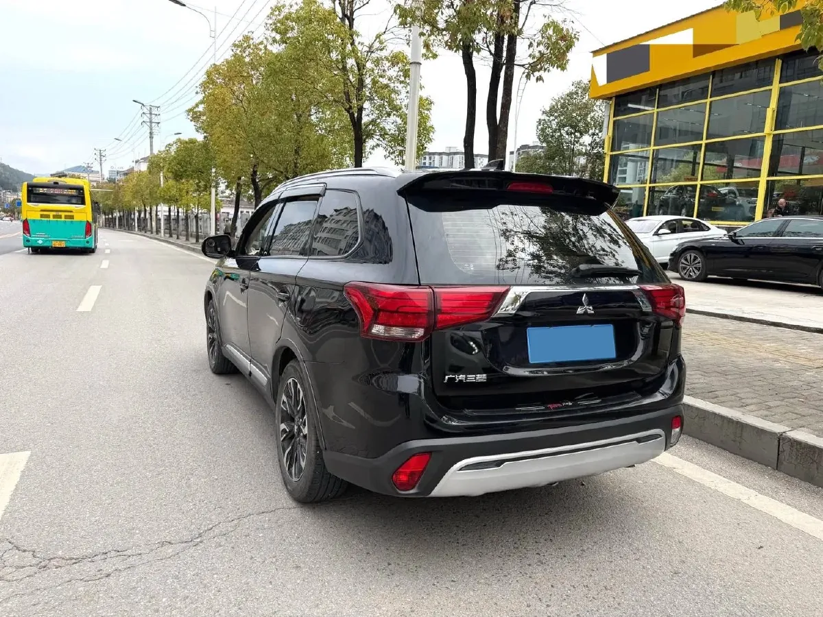 2019 Mitsubishi Outlander 2.0L 166HP L4 CVT,autocango,china used car exporter,china ev exporter,chinese used car exporter,chinese used ev exporter