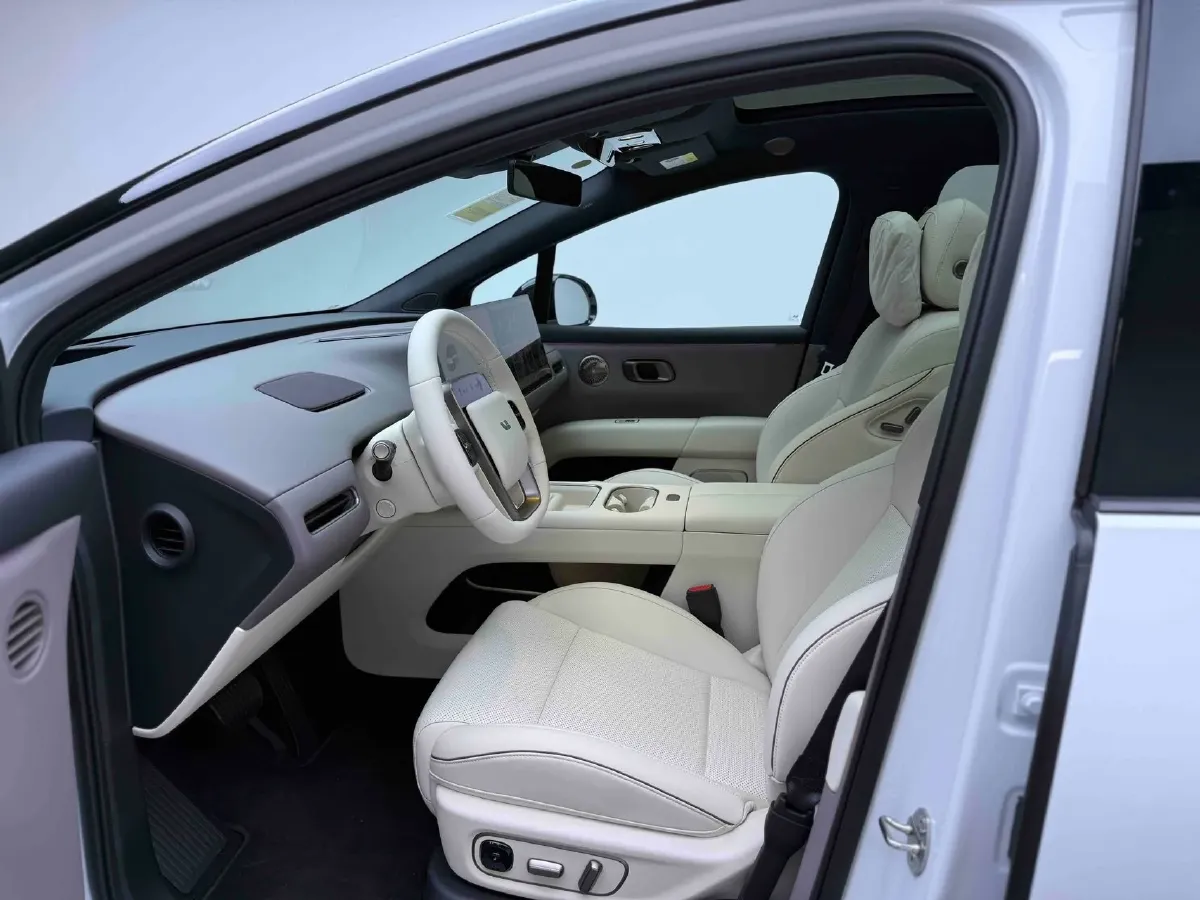 2025 Li i6 BEV,autocango,china used car exporter,china ev exporter,chinese used car exporter,chinese used ev exporter