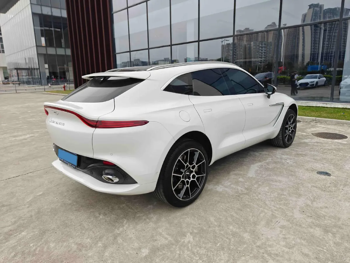 2024 Aston Martin DBX 4.0T 550HP V8 9AT,autocango,china used car exporter,china ev exporter,chinese used car exporter,chinese used ev exporter