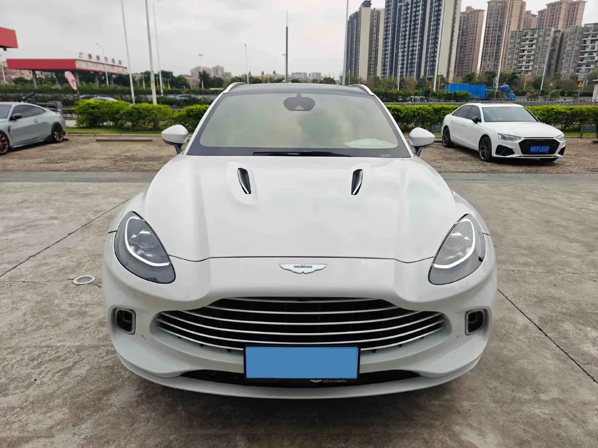 2024 Aston Martin DBX 4.0T 550HP V8 9AT,autocango,china used car exporter,china ev exporter,chinese used car exporter,chinese used ev exporter