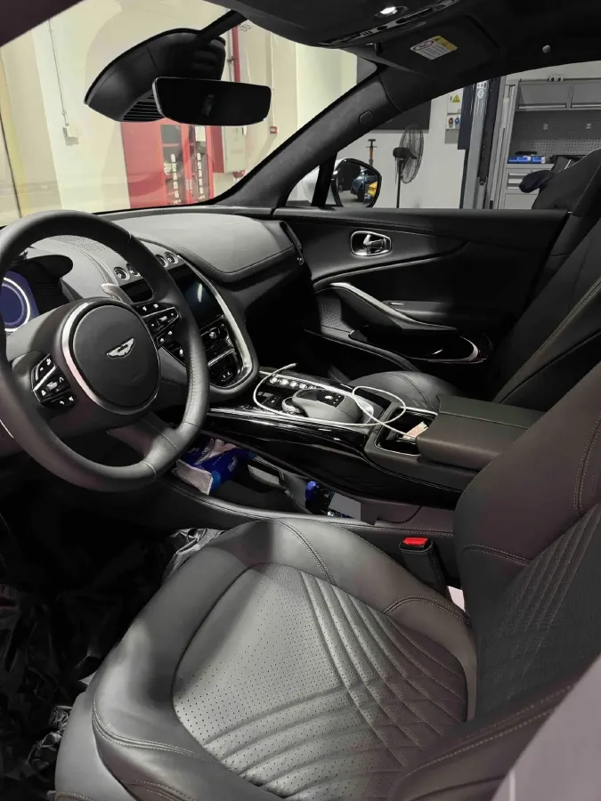 2024 Aston Martin DBX 4.0T 550HP V8 9AT,autocango,china used car exporter,china ev exporter,chinese used car exporter,chinese used ev exporter