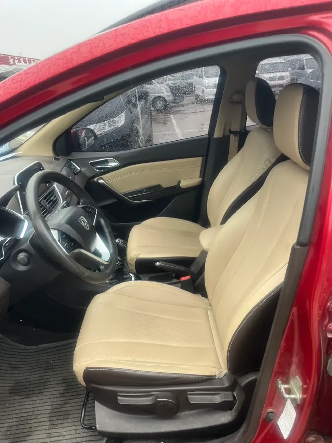 2017 BaoJun 310W 1.5L 112HP L4 6MT,autocango,china used car exporter,china ev exporter,chinese used car exporter,chinese used ev exporter