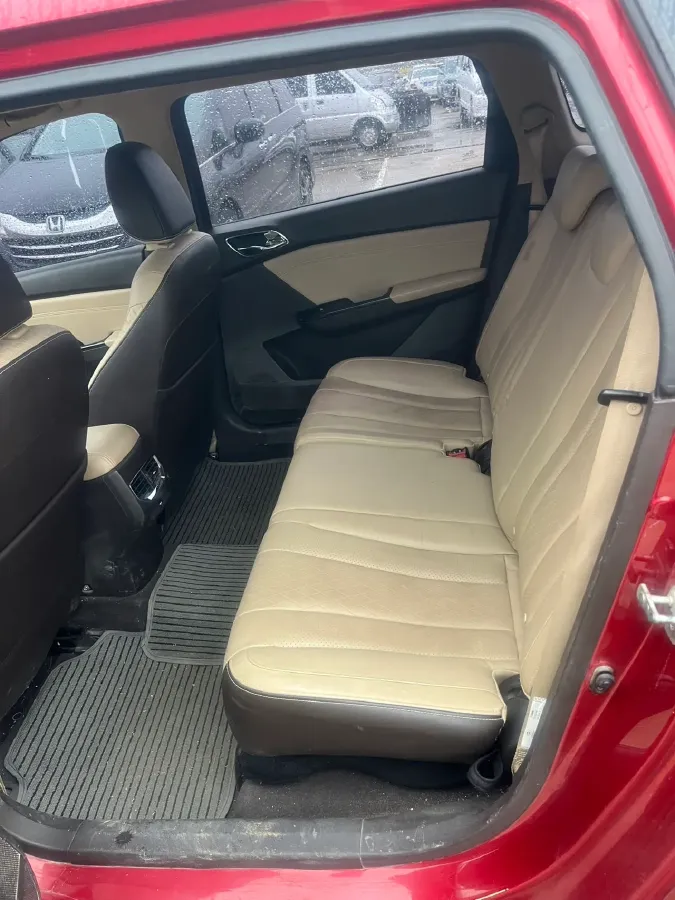 2017 BaoJun 310W 1.5L 112HP L4 6MT,autocango,china used car exporter,china ev exporter,chinese used car exporter,chinese used ev exporter