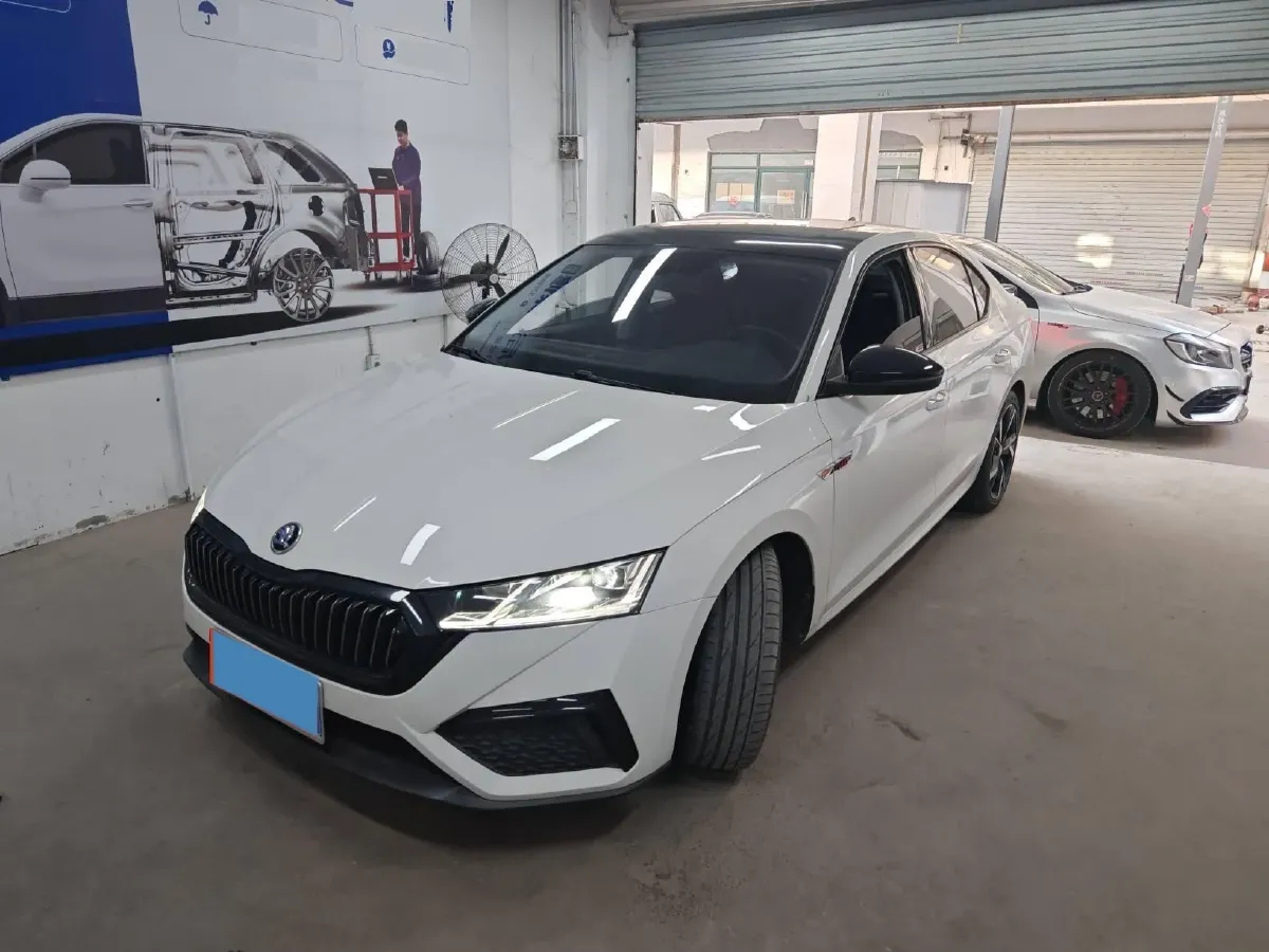 2022 Skoda Octavia 1.4T 150HP L4 7DCT,autocango,china used car exporter,china ev exporter,chinese used car exporter,chinese used ev exporter