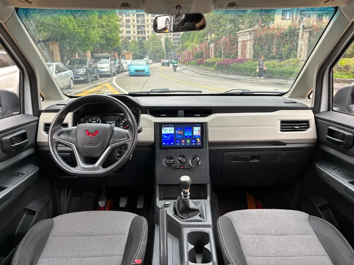 2021 WuLing ZhengChen 1.5T 147HP L4 6MT,autocango,china used car exporter,china ev exporter,chinese used car exporter,chinese used ev exporter