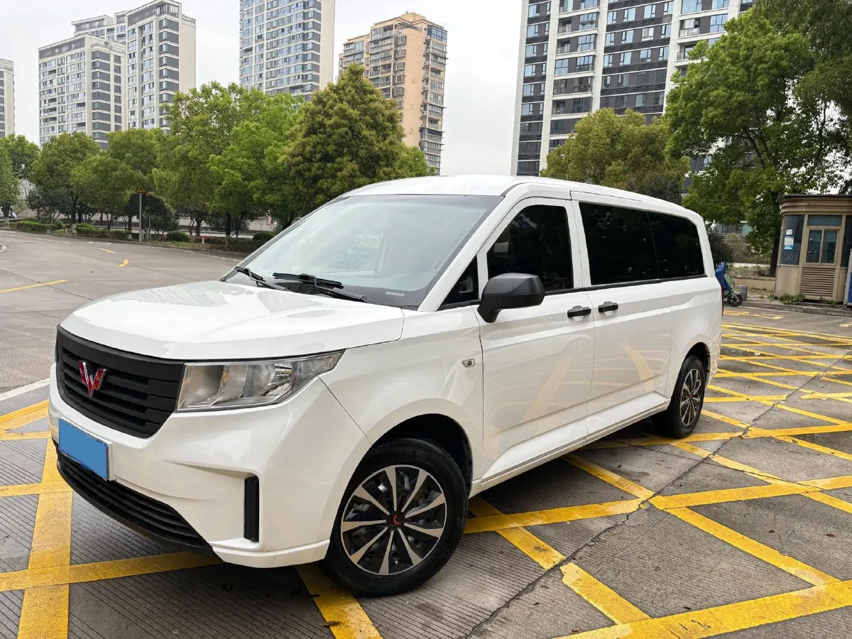2021 WuLing ZhengChen 1.5T 147HP L4 6MT,autocango,china used car exporter,china ev exporter,chinese used car exporter,chinese used ev exporter