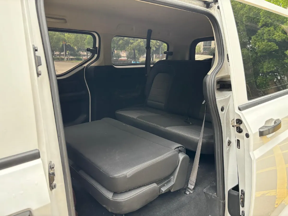 2021 WuLing ZhengChen 1.5T 147HP L4 6MT,autocango,china used car exporter,china ev exporter,chinese used car exporter,chinese used ev exporter