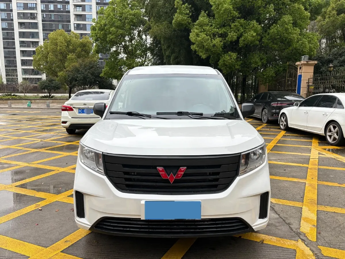 2021 WuLing ZhengChen 1.5T 147HP L4 6MT,autocango,china used car exporter,china ev exporter,chinese used car exporter,chinese used ev exporter
