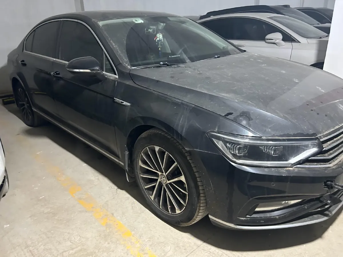 2020 Volkswagen Magotan 2.0T 186HP L4 7DCT,autocango,china used car exporter,china ev exporter,chinese used car exporter,chinese used ev exporter