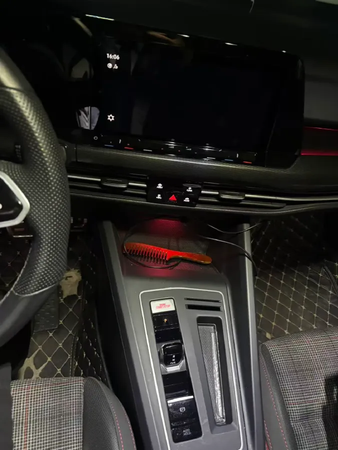 2021 Volkswagen GolfGTI 2.0T 220HP L4 7DCT,autocango,china used car exporter,china ev exporter,chinese used car exporter,chinese used ev exporter