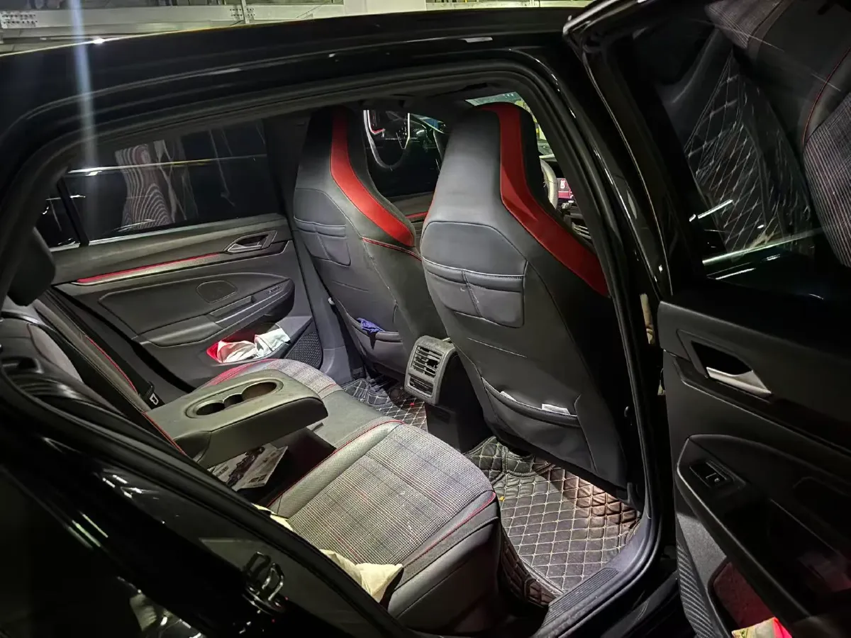 2021 Volkswagen GolfGTI 2.0T 220HP L4 7DCT,autocango,china used car exporter,china ev exporter,chinese used car exporter,chinese used ev exporter