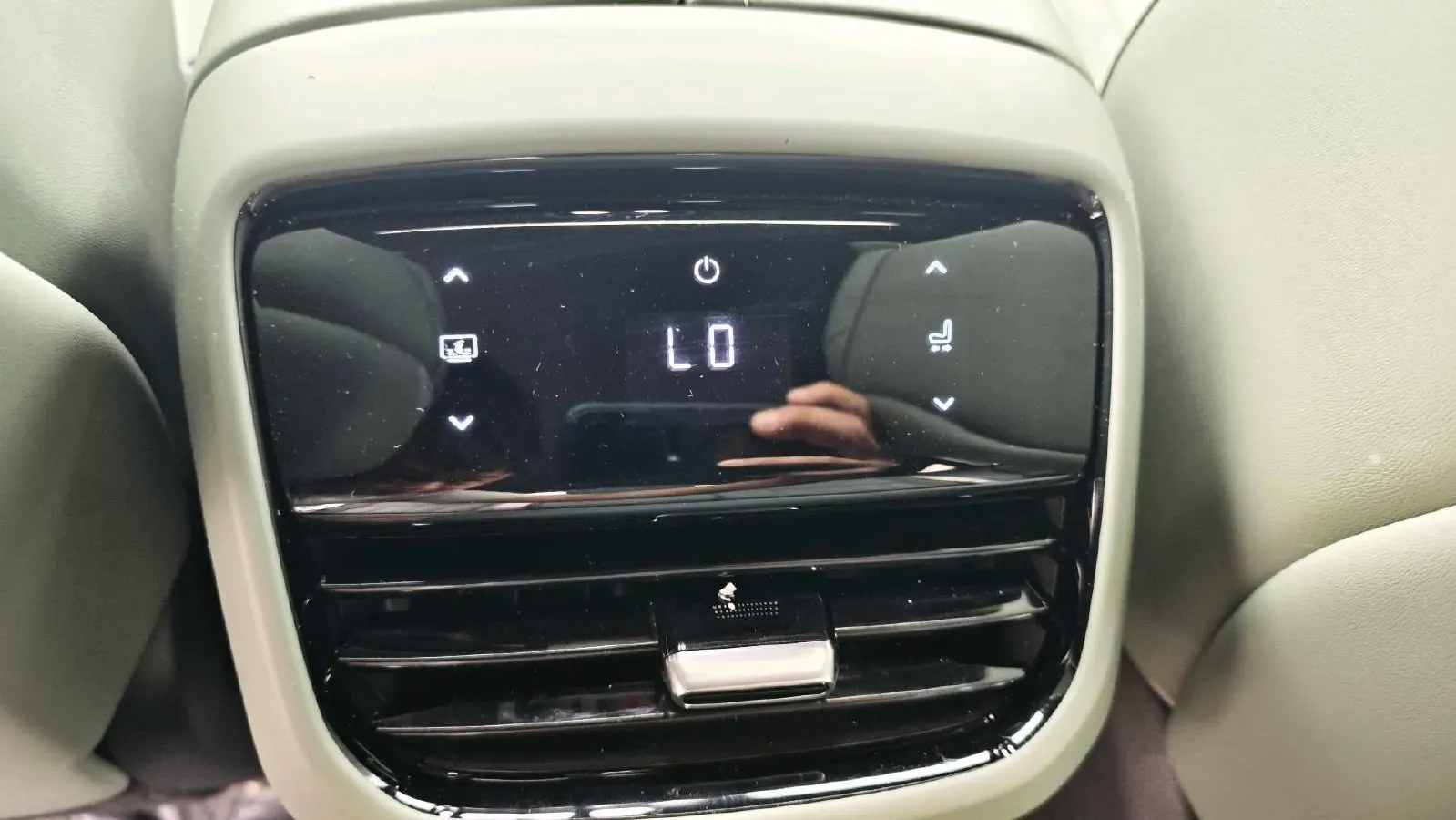 2024 Deepal S07 1.5L 95HP L4 REEV 31.73KWH,autocango,china used car exporter,china ev exporter,chinese used car exporter,chinese used ev exporter