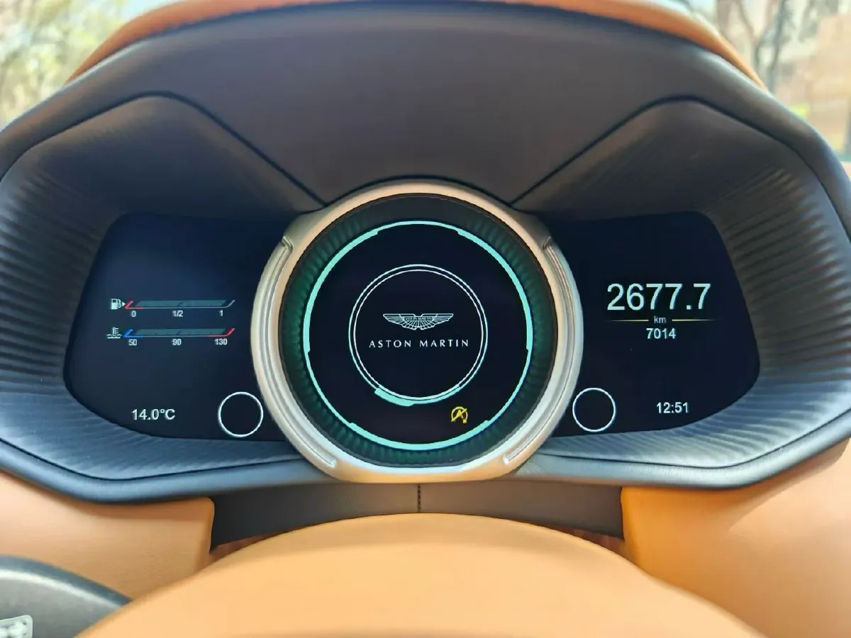 2022 Aston Martin DB11 4.0T 534HP V8 8AT,autocango,china used car exporter,china ev exporter,chinese used car exporter,chinese used ev exporter