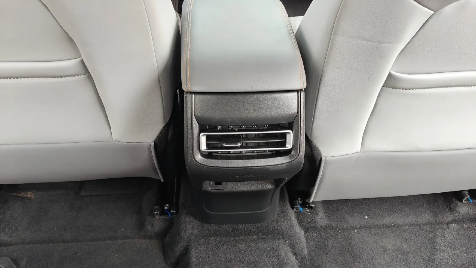 2022 ChangAn UNI-T 1.5T 188HP L4 7DCT,autocango,china used car exporter,china ev exporter,chinese used car exporter,chinese used ev exporter