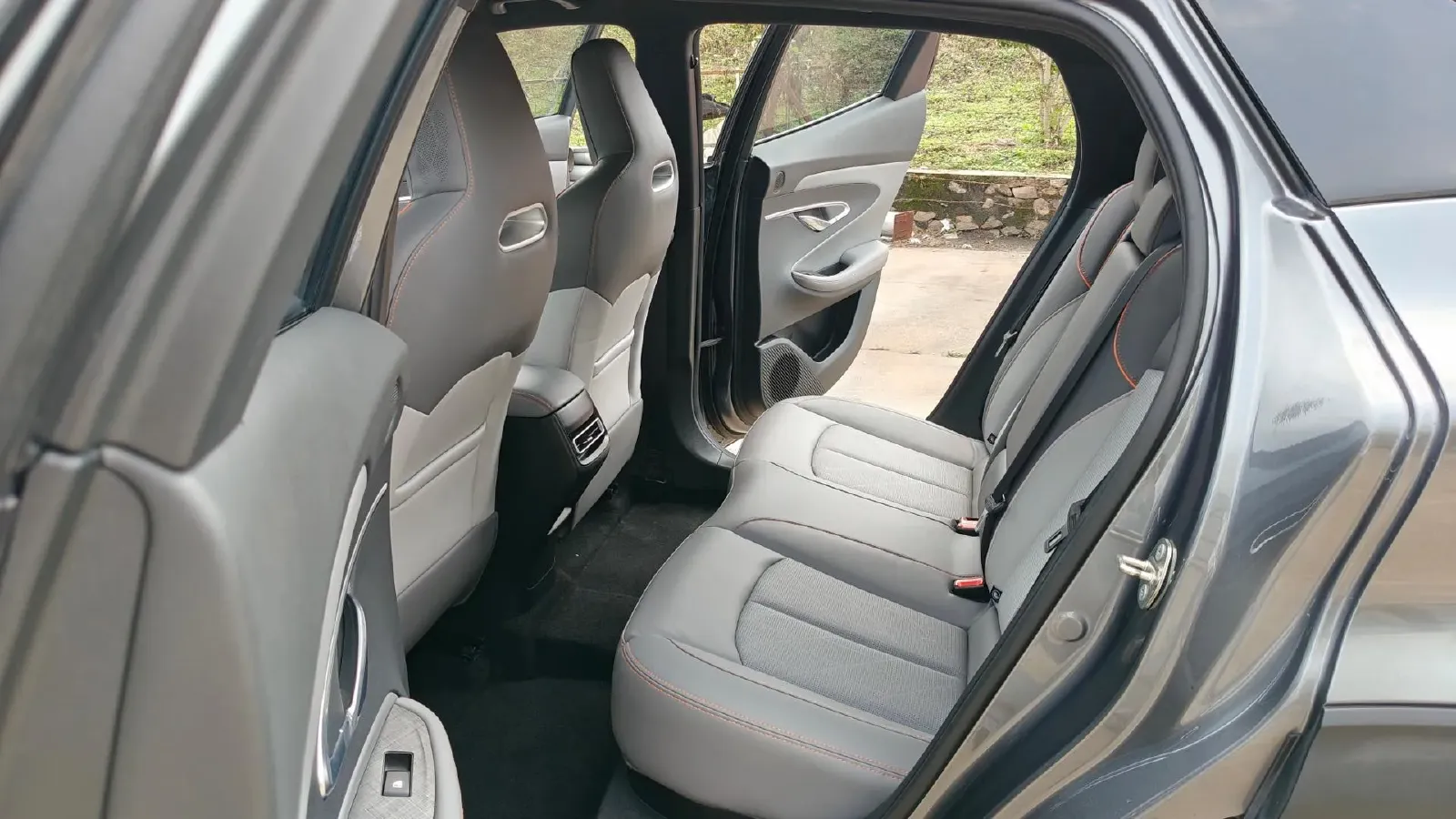 2022 ChangAn UNI-T 1.5T 188HP L4 7DCT,autocango,china used car exporter,china ev exporter,chinese used car exporter,chinese used ev exporter