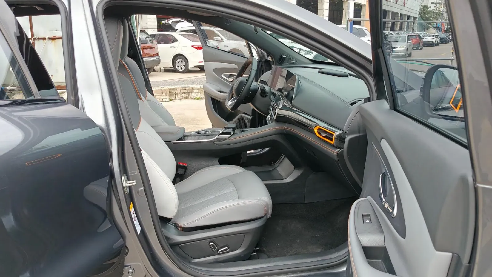 2022 ChangAn UNI-T 1.5T 188HP L4 7DCT,autocango,china used car exporter,china ev exporter,chinese used car exporter,chinese used ev exporter