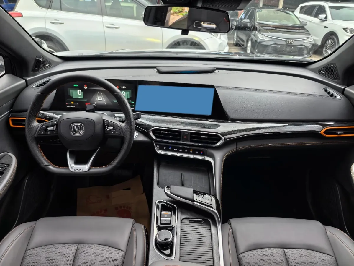 2022 ChangAn UNI-T 1.5T 188HP L4 7DCT,autocango,china used car exporter,china ev exporter,chinese used car exporter,chinese used ev exporter