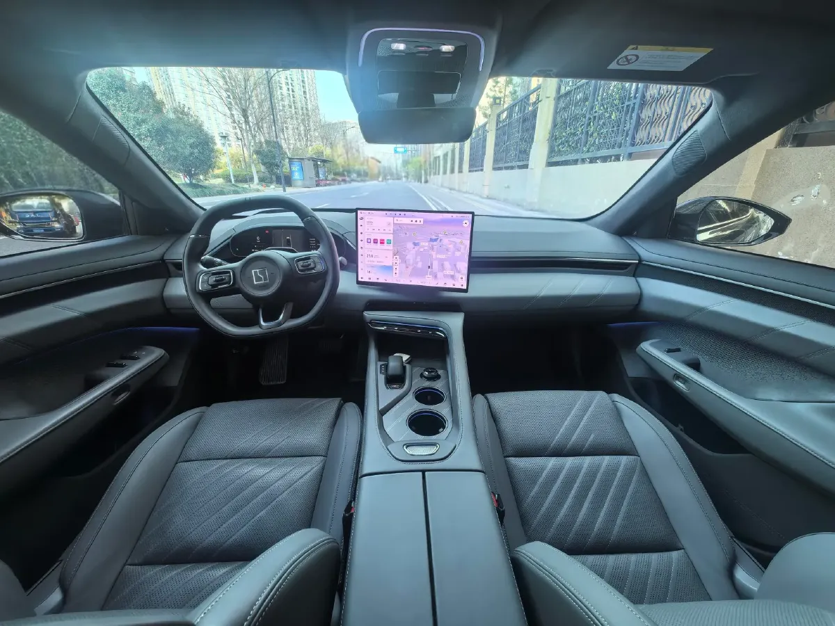 2025 Zeekr 001 BEV 100KWH,autocango,china used car exporter,china ev exporter,chinese used car exporter,chinese used ev exporter