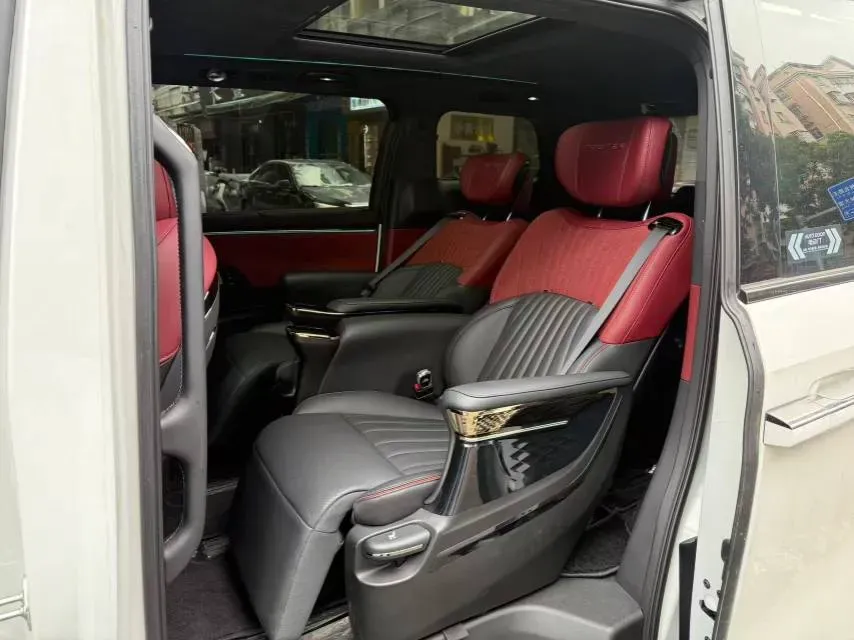 2025 GAC Trumpchi M8 2.0T 190HP L4 2DHT Hybrid,autocango,china used car exporter,china ev exporter,chinese used car exporter,chinese used ev exporter