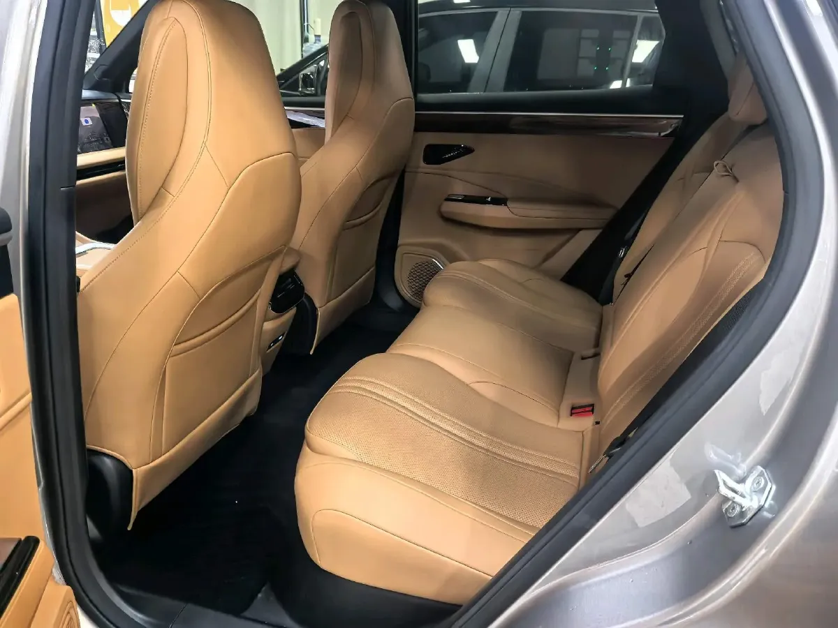 2025 Geely Galaxy L7 1.5L 112HP L4 1DHT PHEV 18.4KWH,autocango,china used car exporter,china ev exporter,chinese used car exporter,chinese used ev exporter