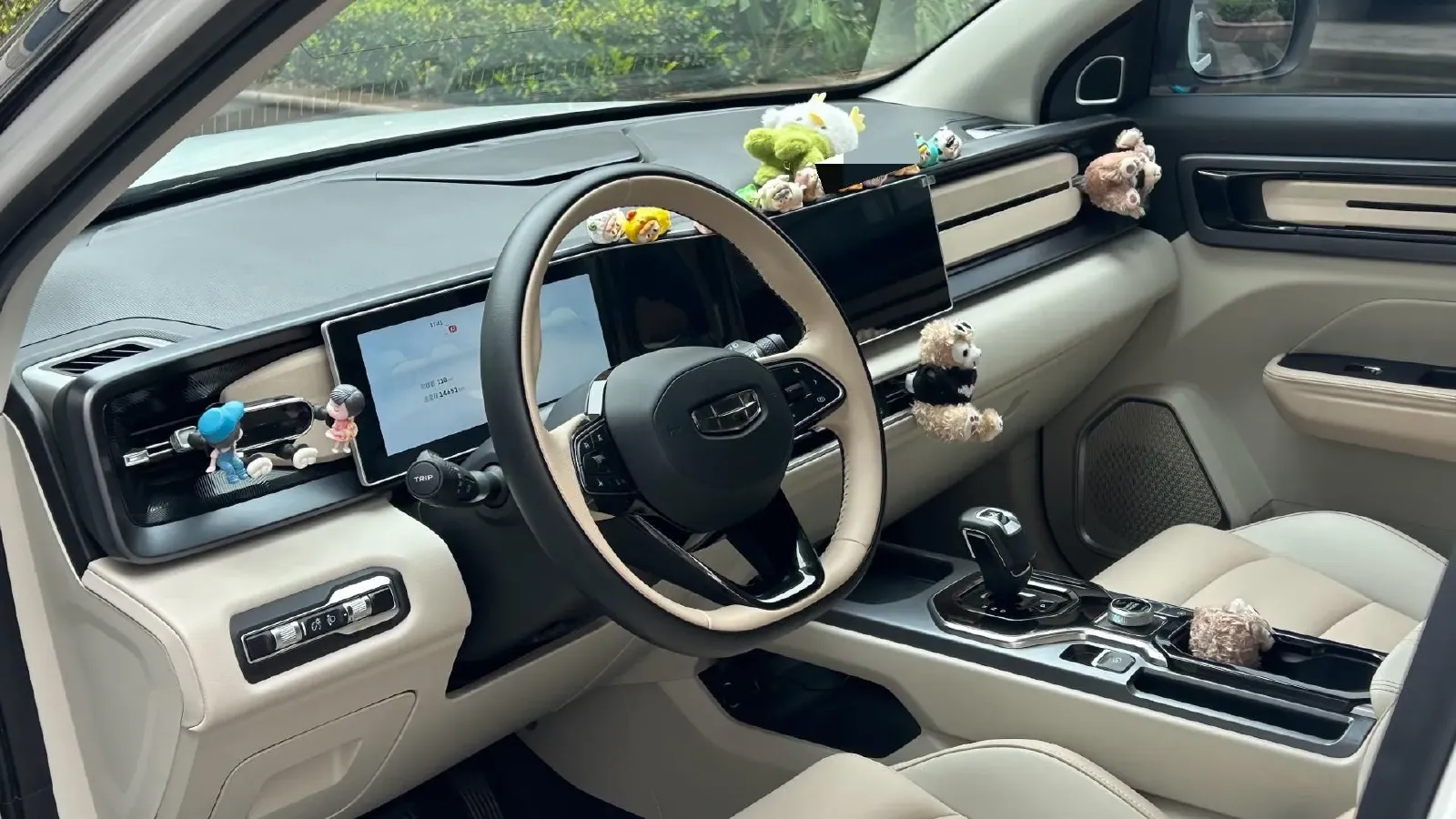 2023 Geely ICON 1.5T 181HP L4 7DCT,autocango,china used car exporter,china ev exporter,chinese used car exporter,chinese used ev exporter