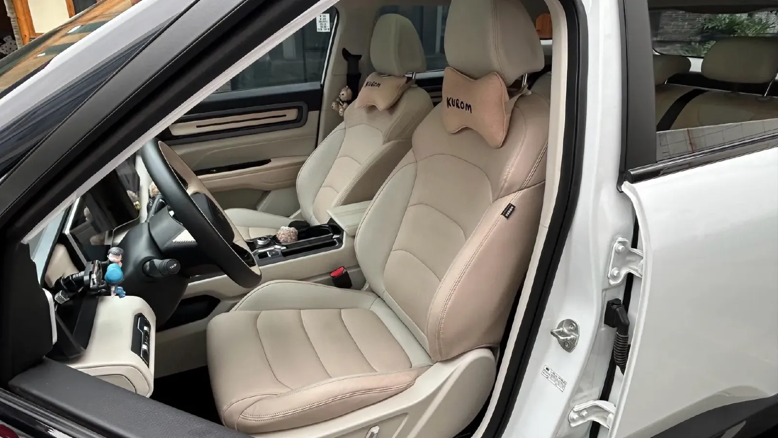 2023 Geely ICON 1.5T 181HP L4 7DCT,autocango,china used car exporter,china ev exporter,chinese used car exporter,chinese used ev exporter