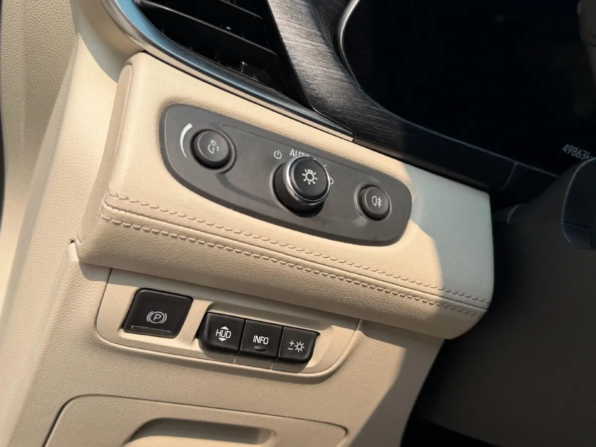 2022 Buick GL8 2.0T 237HP L4 9AT,autocango,china used car exporter,china ev exporter,chinese used car exporter,chinese used ev exporter