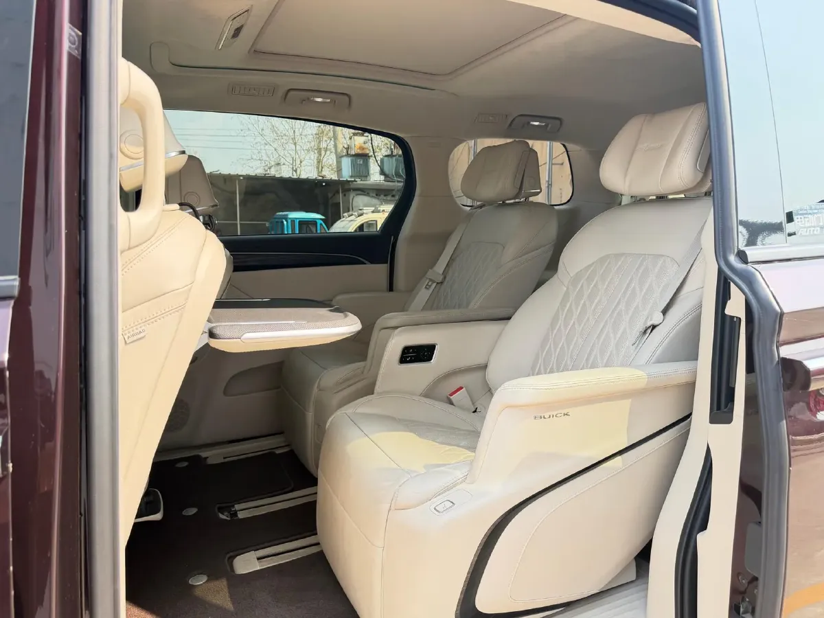 2022 Buick GL8 2.0T 237HP L4 9AT,autocango,china used car exporter,china ev exporter,chinese used car exporter,chinese used ev exporter