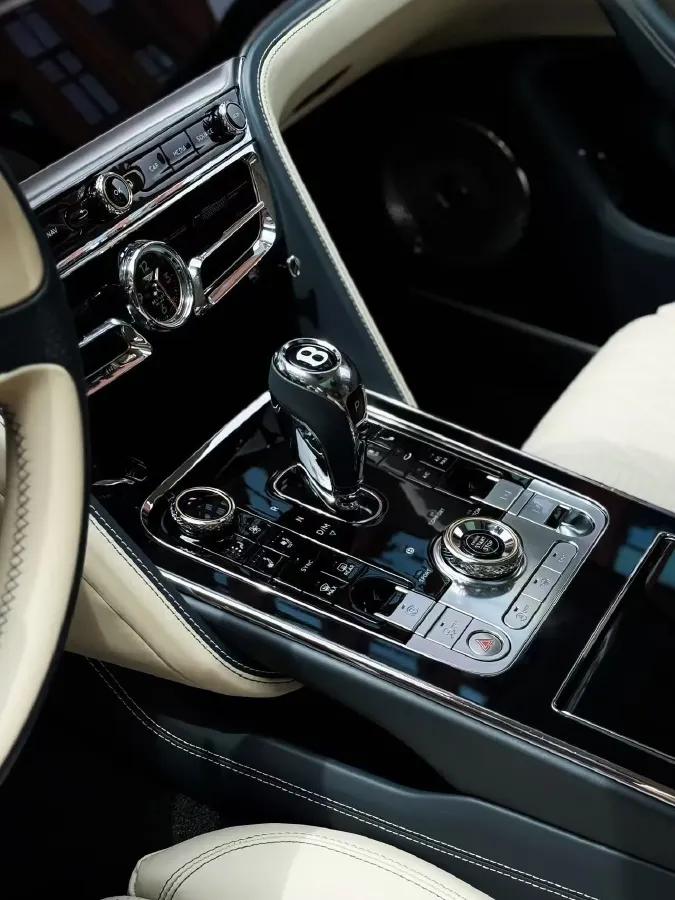 2020 Bentley Flying Spur 6.0T 635HP W12 8DCT,autocango,china used car exporter,china ev exporter,chinese used car exporter,chinese used ev exporter