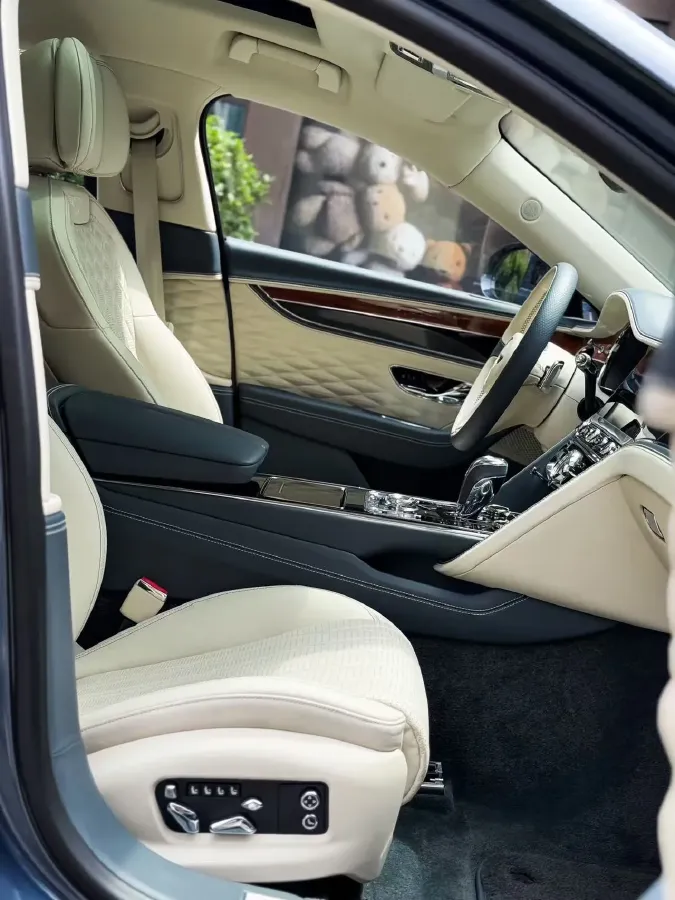 2020 Bentley Flying Spur 6.0T 635HP W12 8DCT,autocango,china used car exporter,china ev exporter,chinese used car exporter,chinese used ev exporter