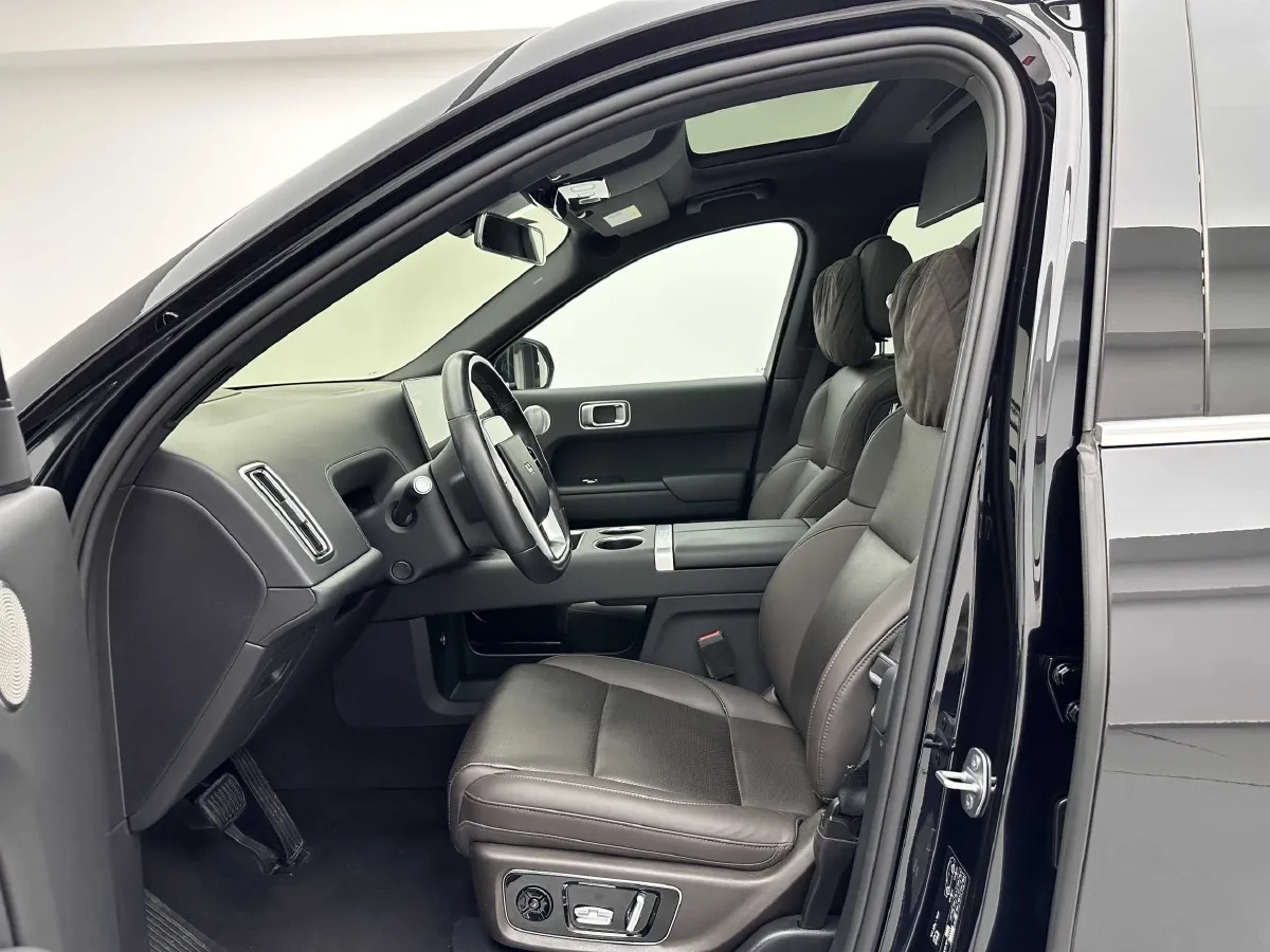 2023 Li L9 Range Extended 154HP REEV 42.6KWH,autocango,china used car exporter,china ev exporter,chinese used car exporter,chinese used ev exporter